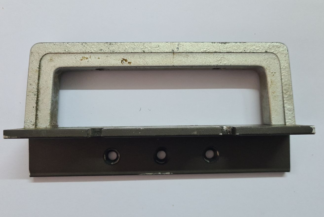 TEAC 85-16 DBX handle and rack ear 135MM