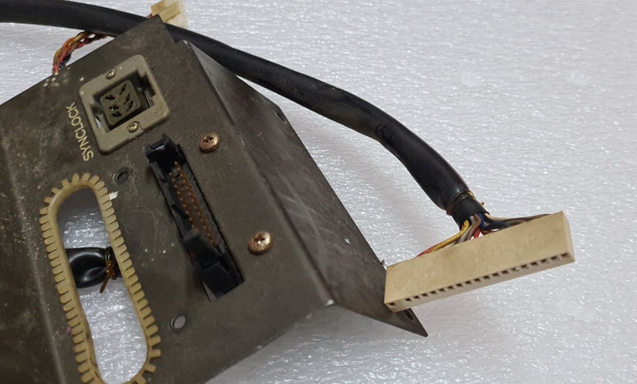 Teac 85-16 metal rear panel with waka plug and idc