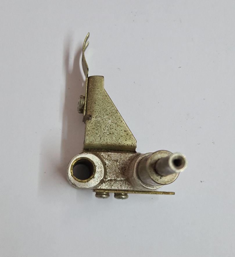 Teac 85-16 capstan roller arm