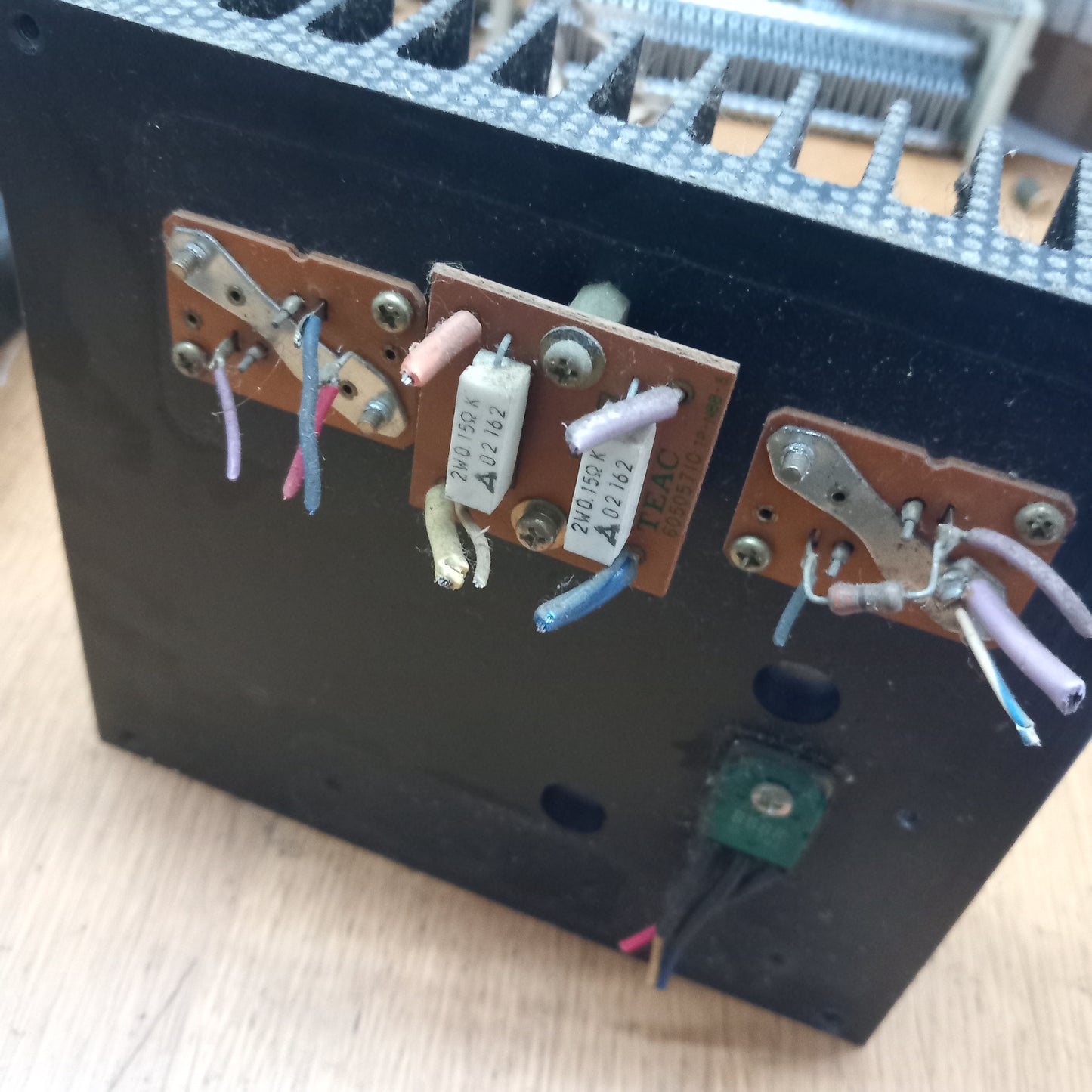 Teac 85-16 PS-16 power supply heatsink with transistors and extra mini pcb