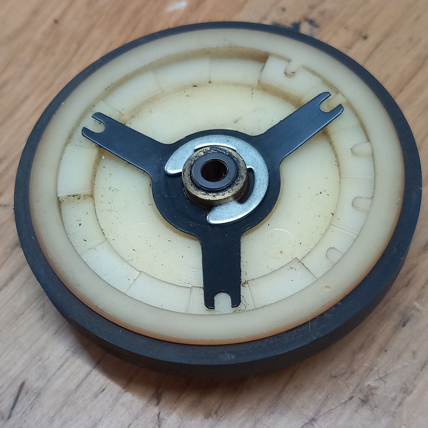 Sony TC-399 plastic idler ( two types )