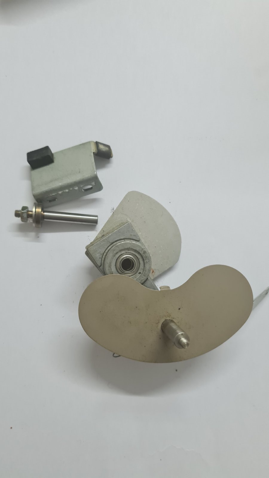 Tascam ATR-60-8 LEFT TENSION ARM