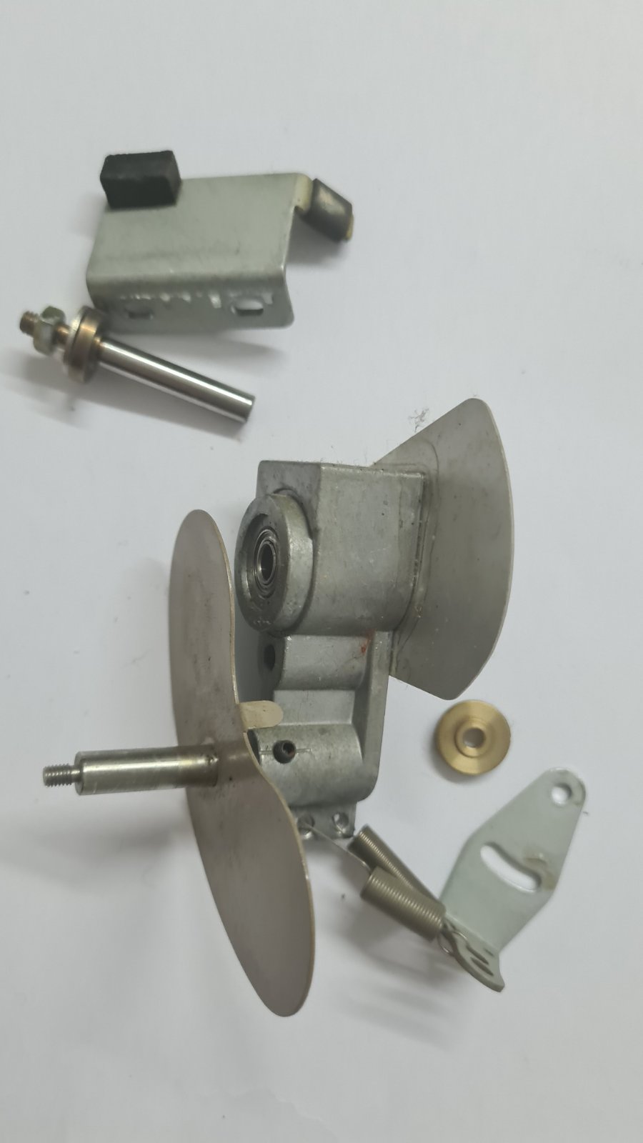 Tascam ATR-60-8 LEFT TENSION ARM