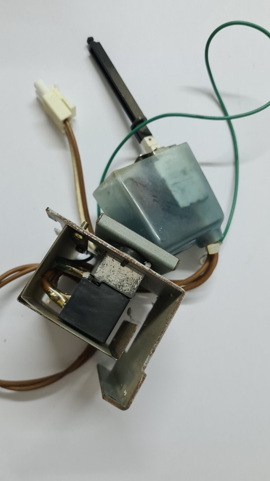 FOSTEX G16S POWER INLET AND MAINS SWITCH