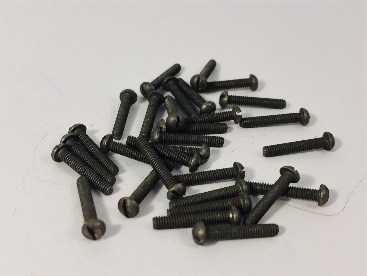8BA x 1/2 inch round slotted head steel black pack of 20
