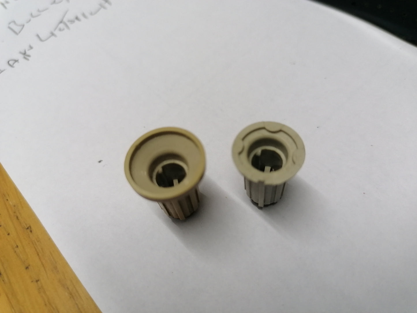 Tascam M-1516 M-2516 M-2524 M-3500 M-3700 MH-40 (smokey) Knobs