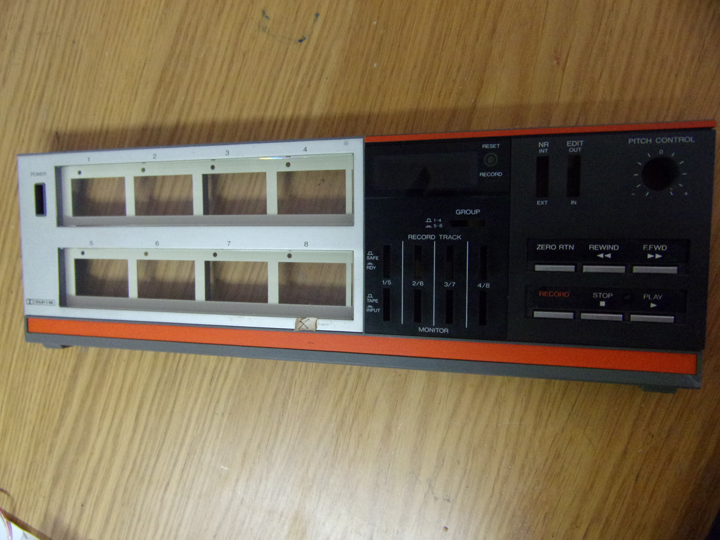 Fostex A-8 front panel