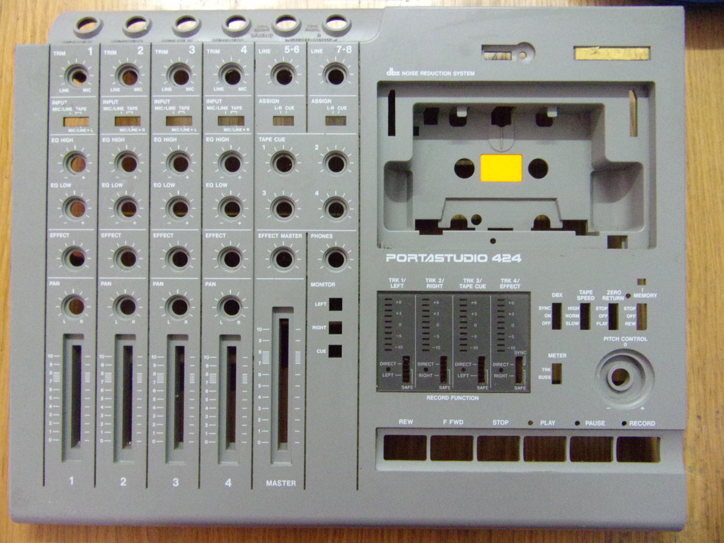 Tascam 424 portastudio front grey shell