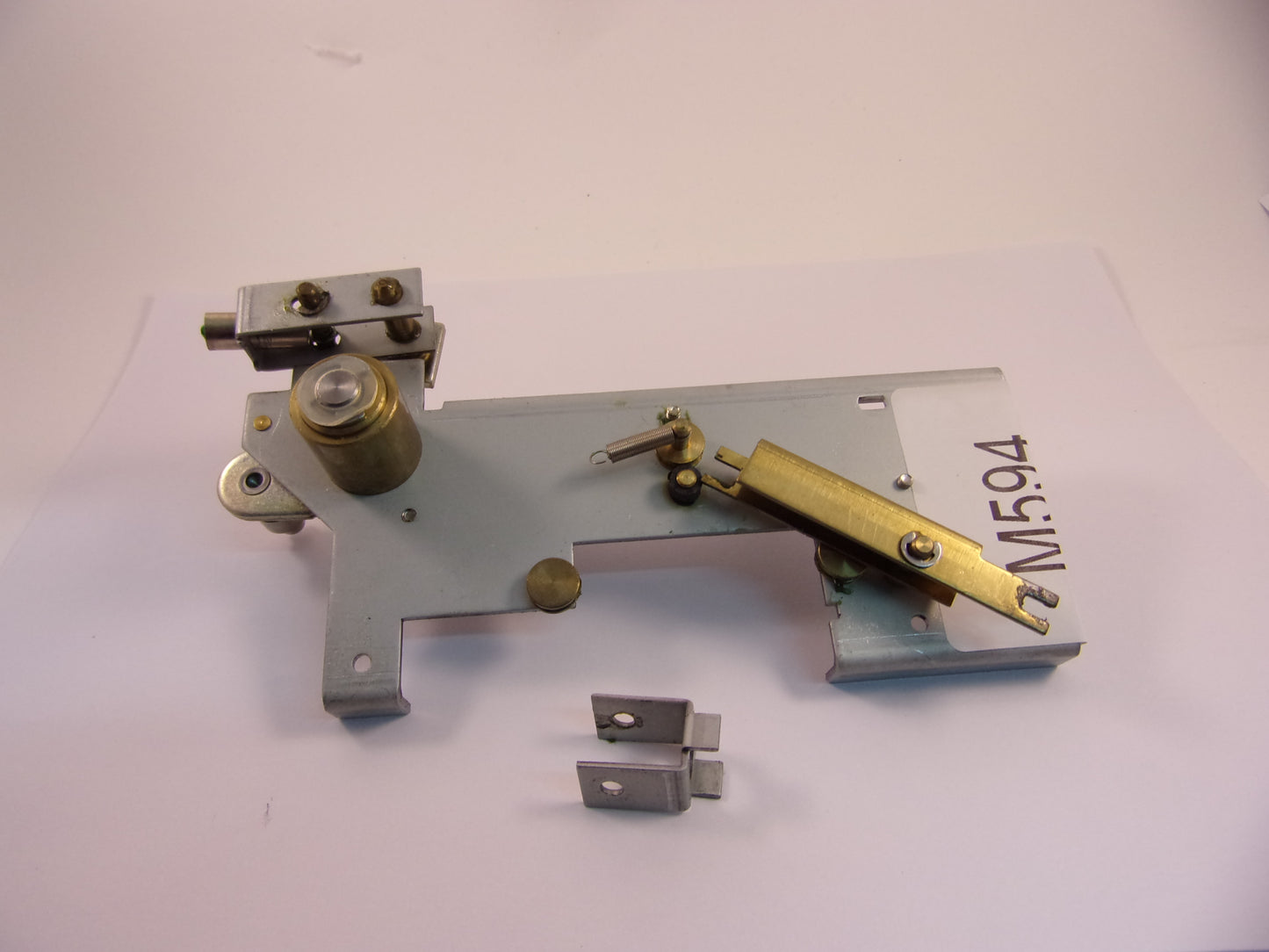 Tascam MSR-16 pinch roller assembly and plate