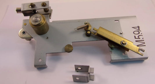 Tascam MSR-16 pinch roller assembly and plate