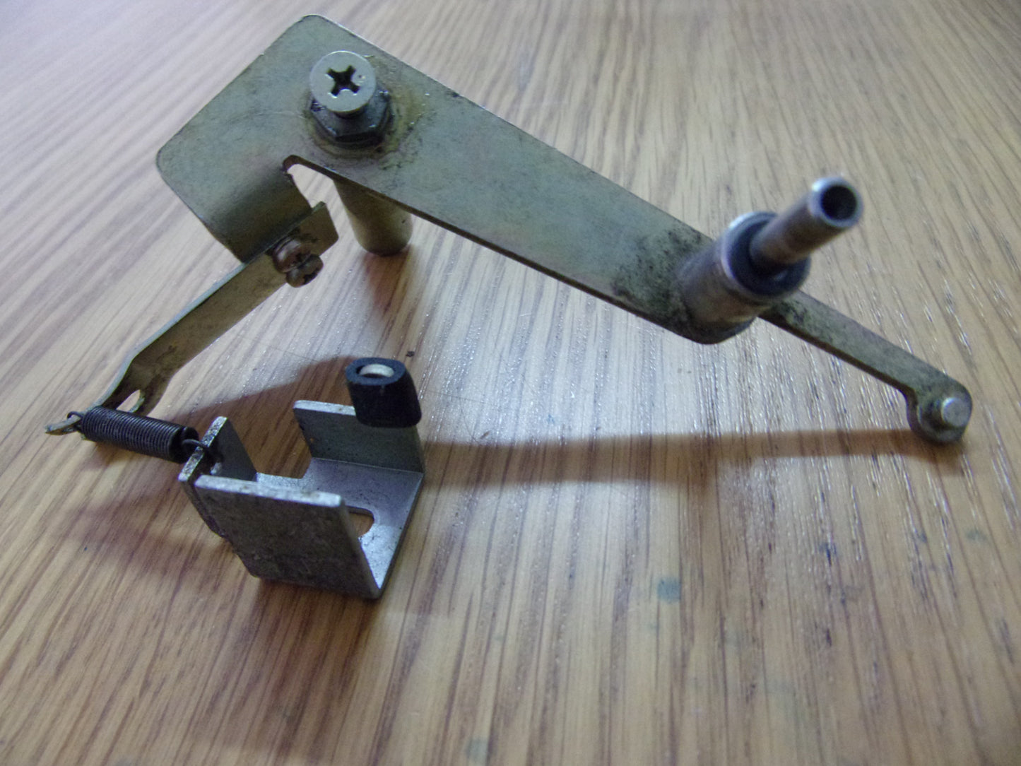 Teac A-3340 pinch wheel assembly bar