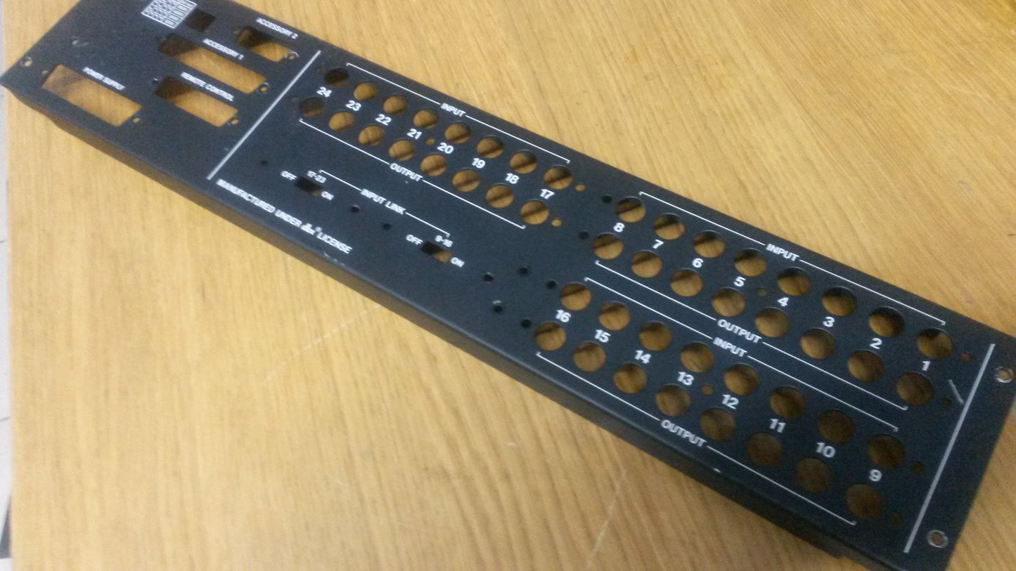 MSR24 phono back panel