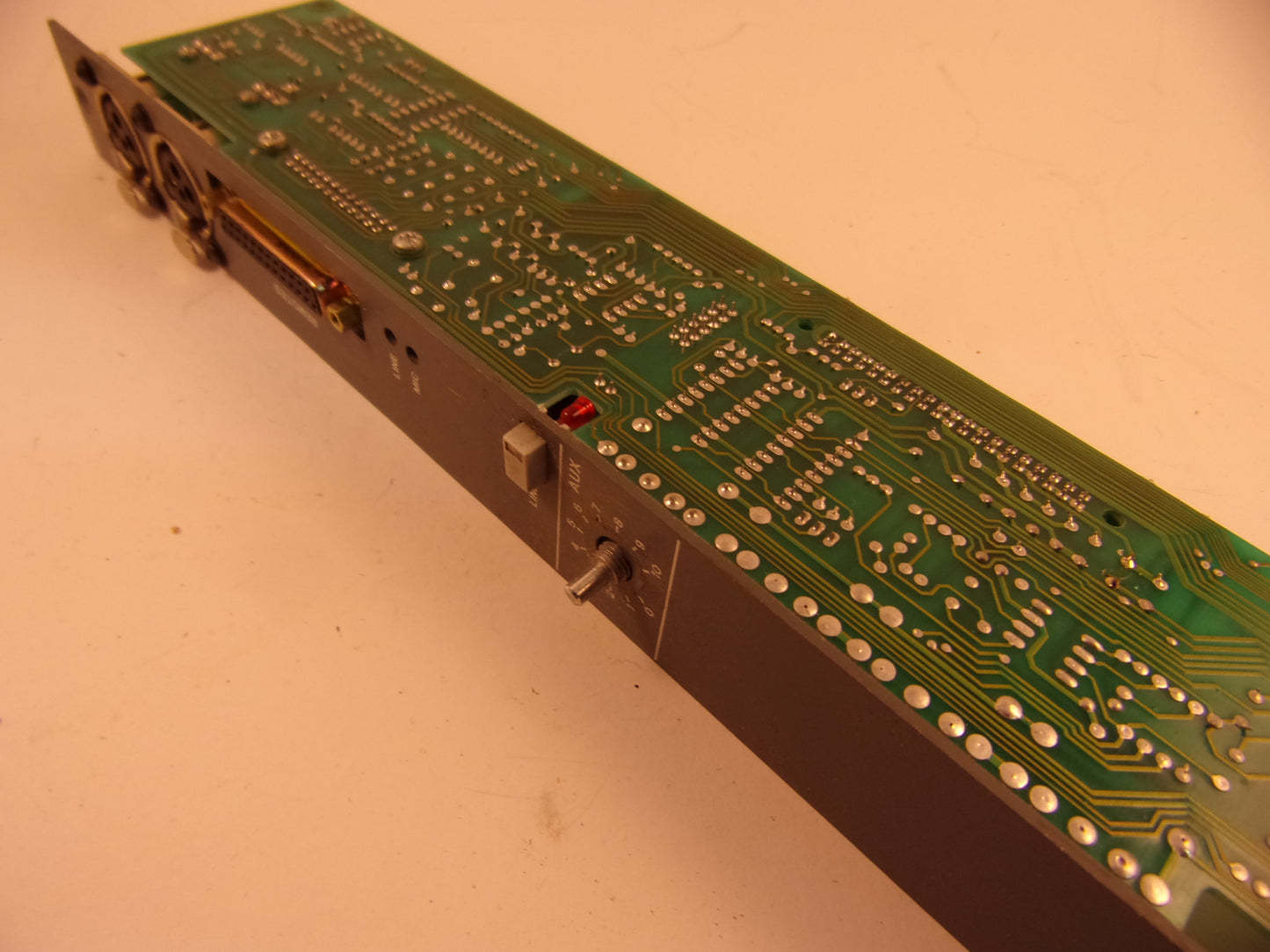 MB1 SERIES 10 MIC/LINE INPUT RA3378 REV MA stereo fader