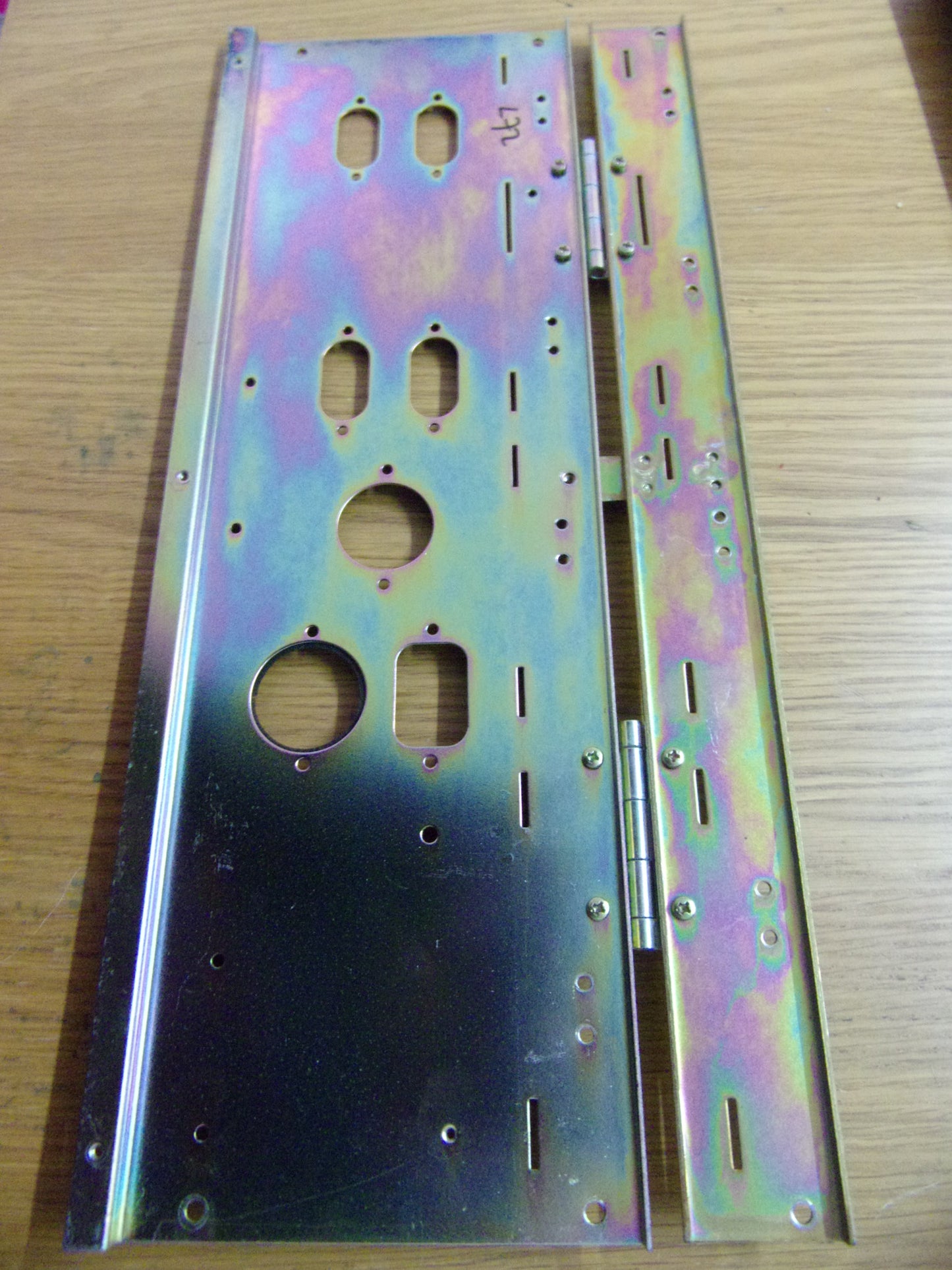Teac A-3340S rear inside panel