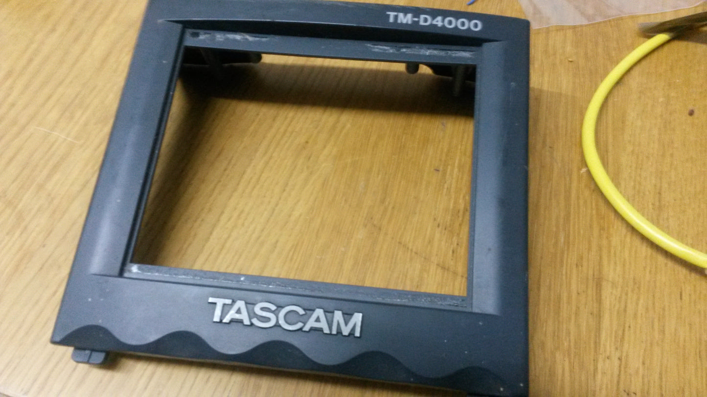 Tascam TM-D4000 screen surround