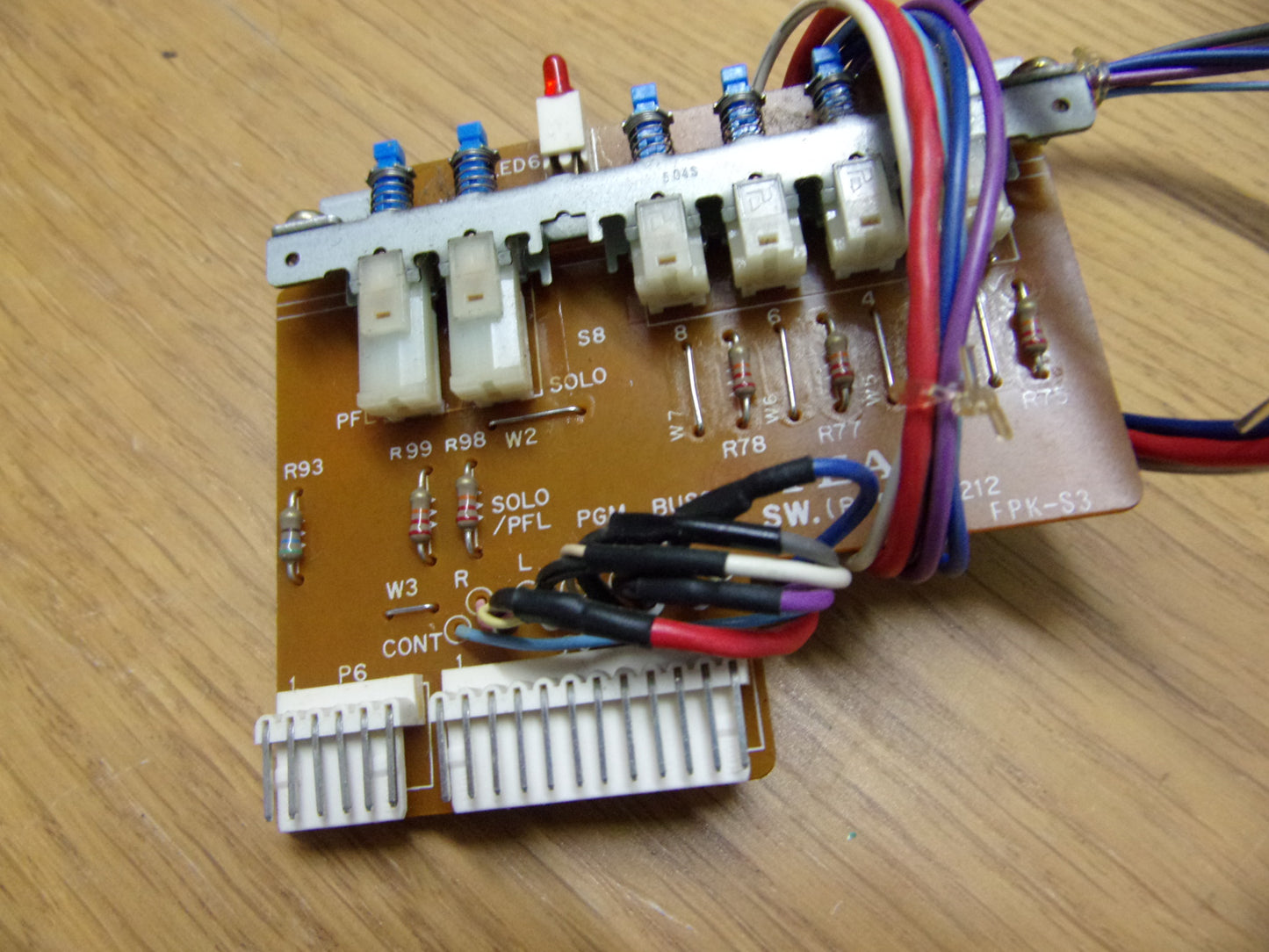 Tascam M-520 switch (b) pcb-212 52100864-01 short or long wire