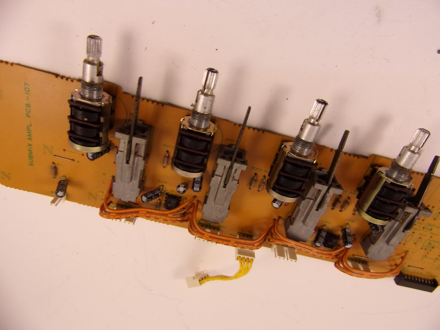 Tascam M-30 submix ampl pcb-107 5210066200