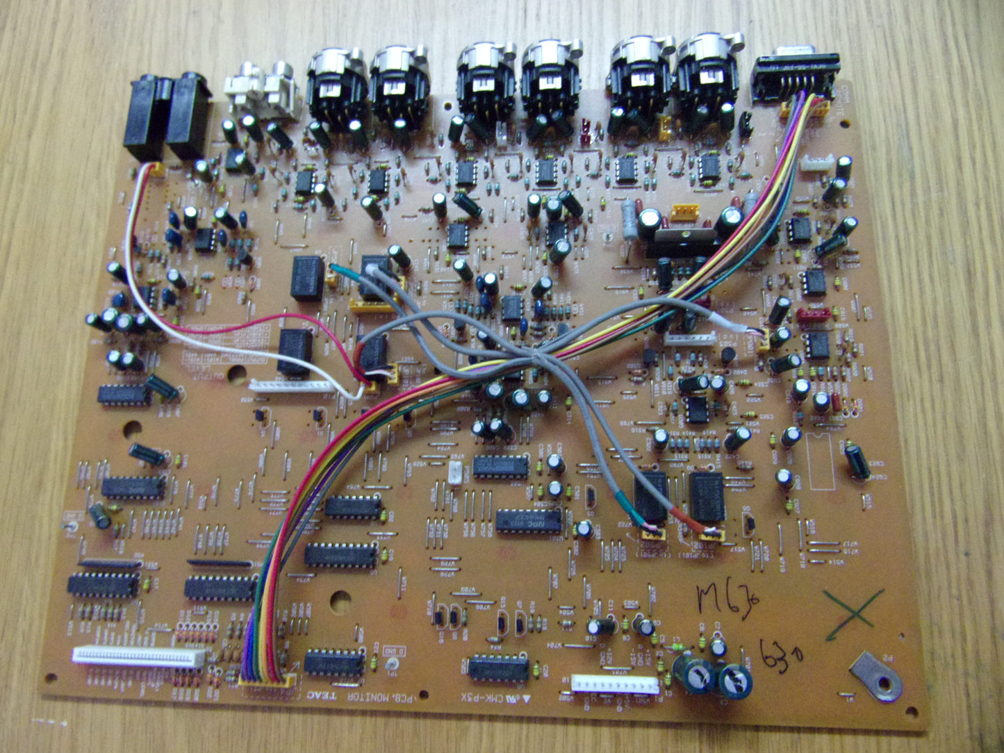 Tascam TM-D8000 PCB MONITOR E900586-00A
