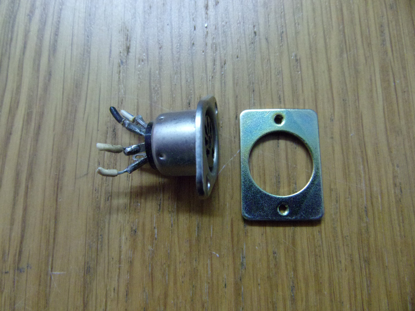 Teac A-3300 3340 series 5 pin 180 din socket and plate