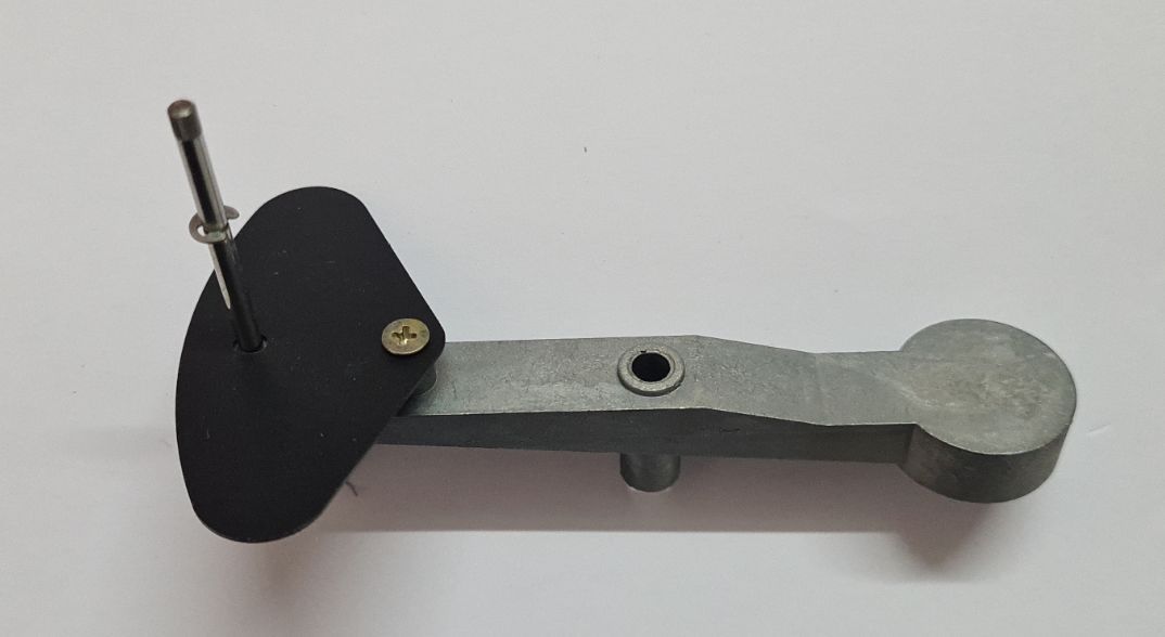 Fostex R8  Tape guide tension arms