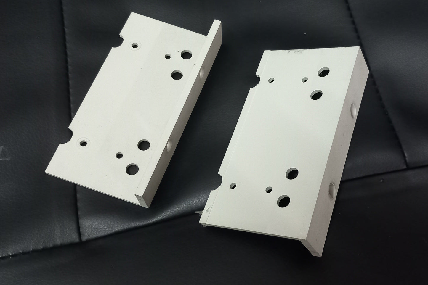 Fostex D-10 DAT rack ears pair 133mm high
