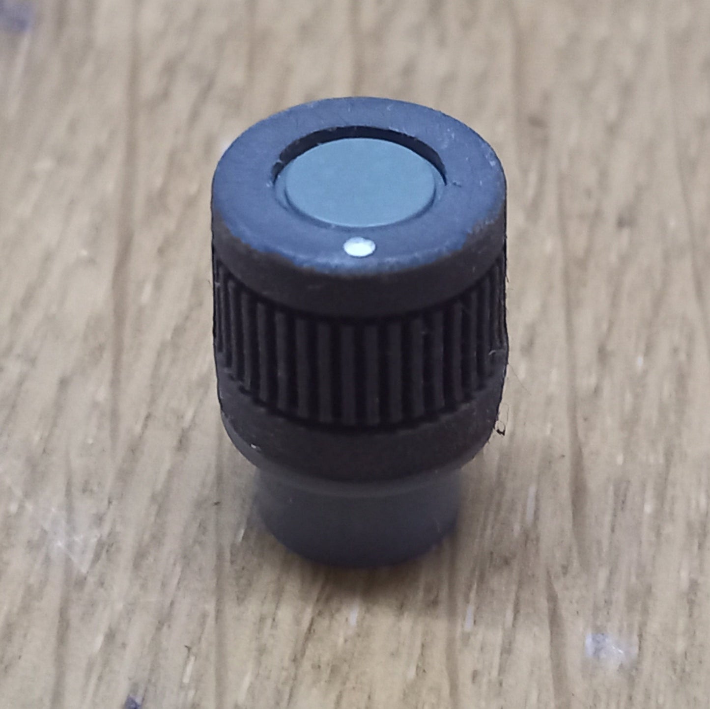Fostex D-10 push button knob