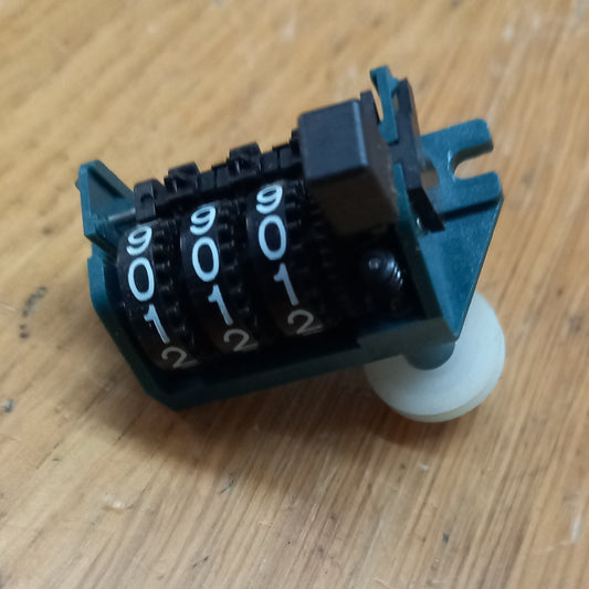 TEAC V-377  tape counter