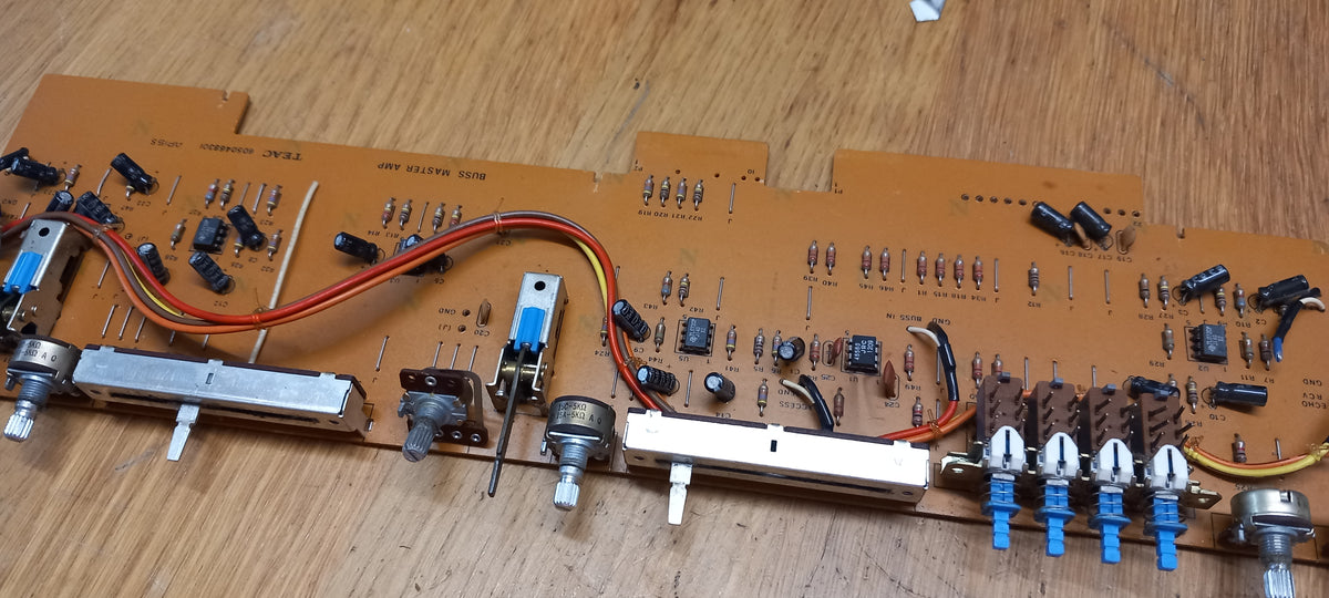 Teac Model 15 series Mixer Buss master amp pcb 60500468301