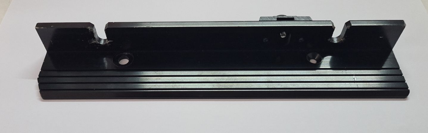 TASCAM MM-1 RACK EAR  LEFT BUTTON AT BOTTOM
