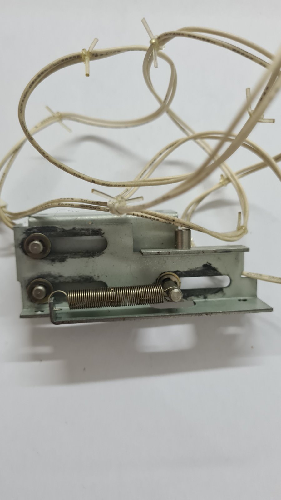 TASCAM ATR-60-8 HUM SHIELD LIFTER ASSEMBLY