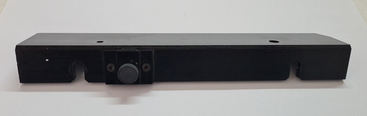 TASCAM MM-1 RACK EAR RIGHT BUTTON AT BOTTOM