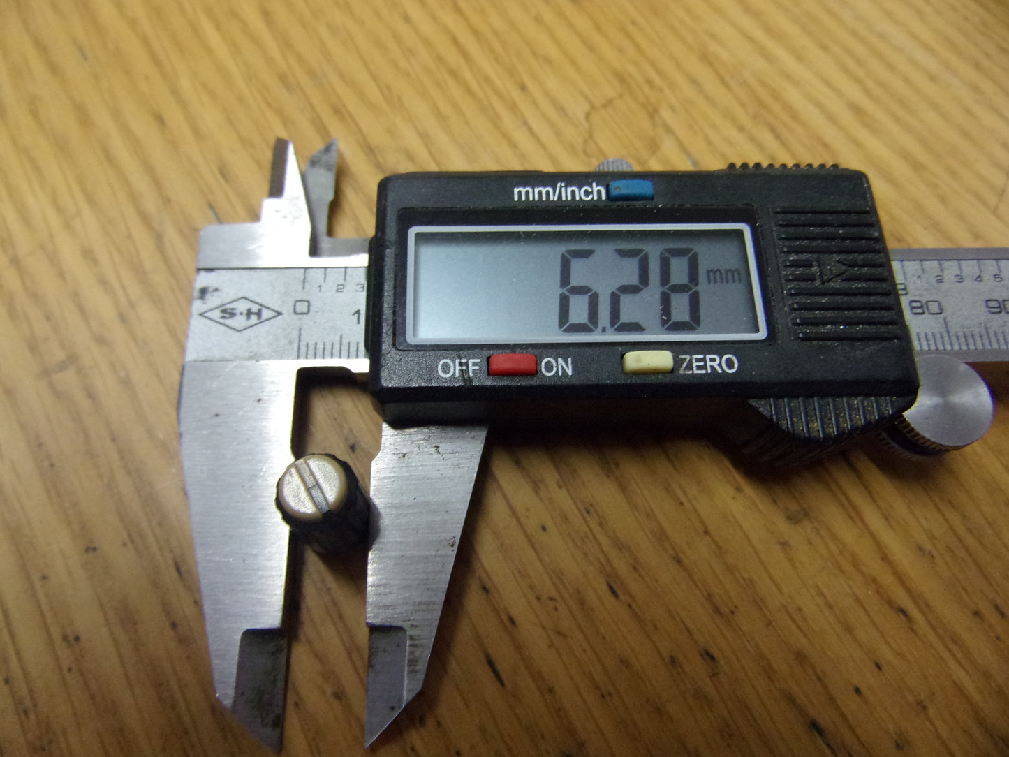 Tascam MM-1 knobs