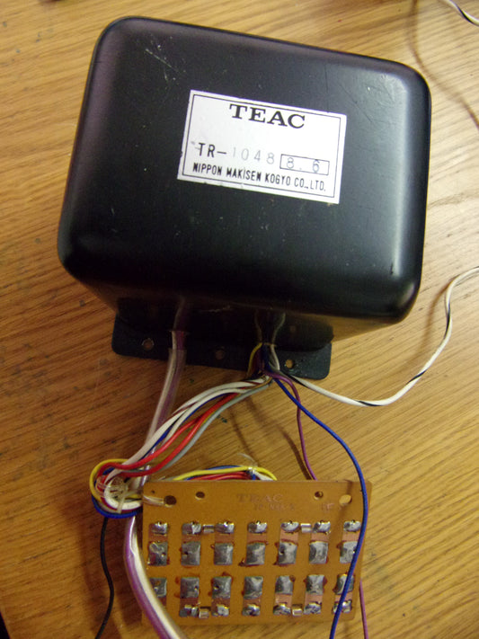 Teac Transformer model unknown early 80-8? TR-1048