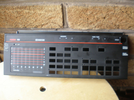 Fostex R8 front panel and rear panel
