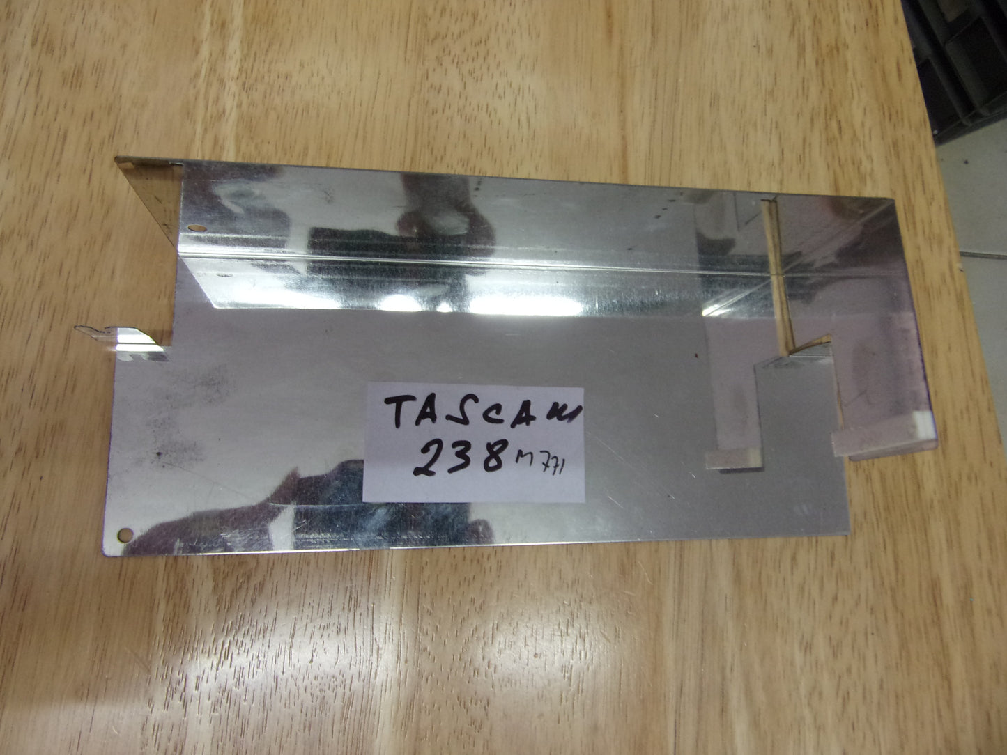 Tascam 238 internal screening plate