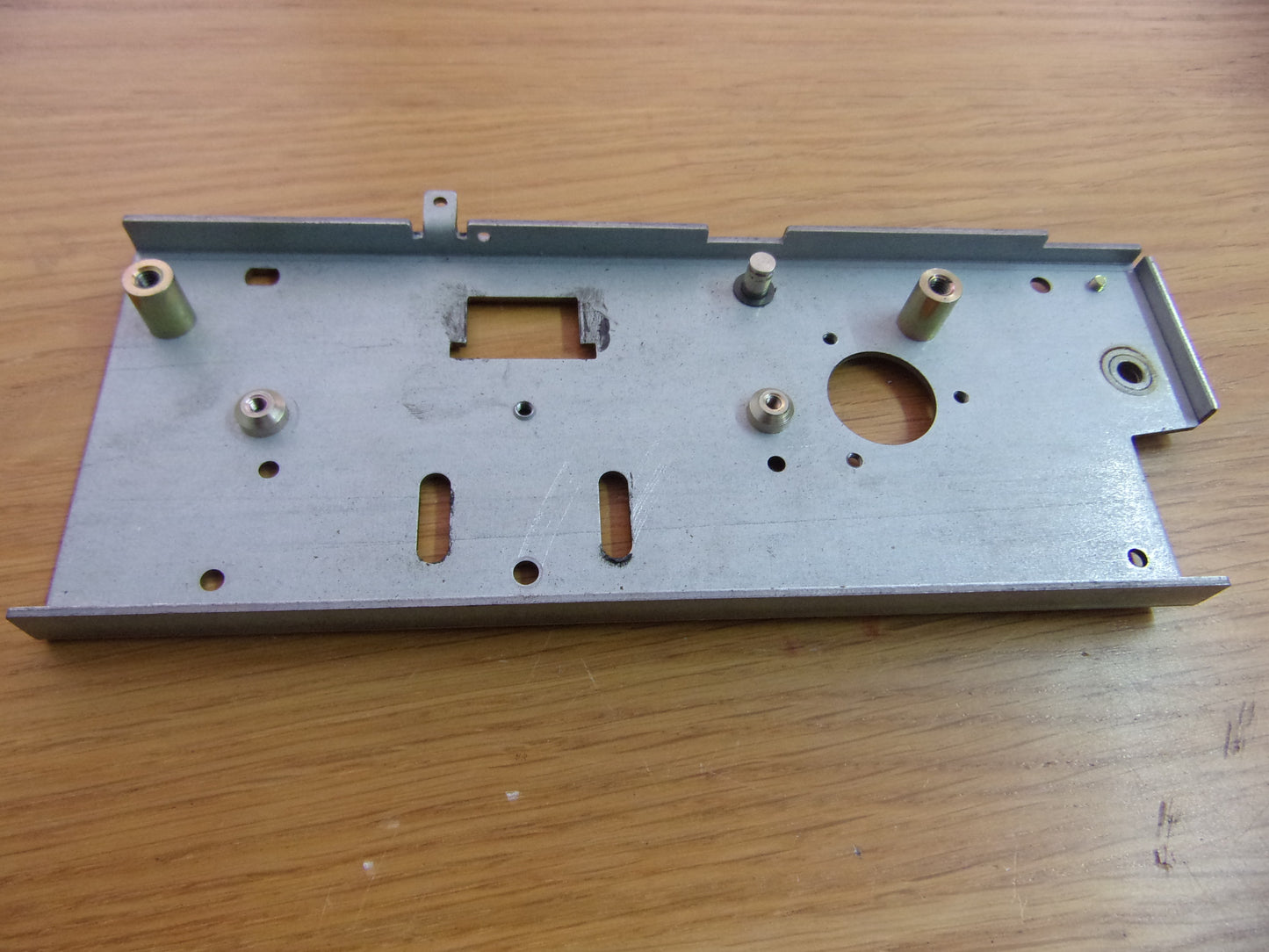 Tascam 38 and maybe others tape lifter plate