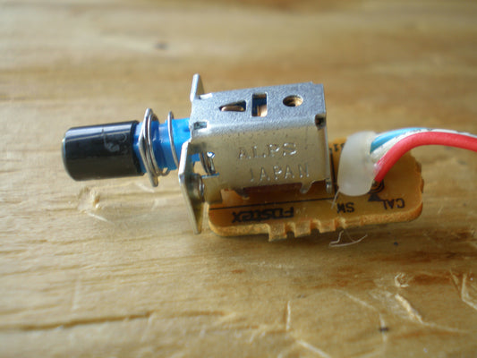 Fostex B16  R8 Reset switch 8251840-103