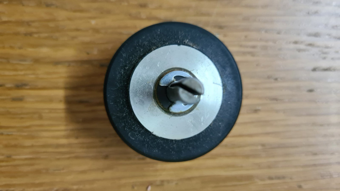 Teac A-4010S and many other early Teacs pinch roller assembly