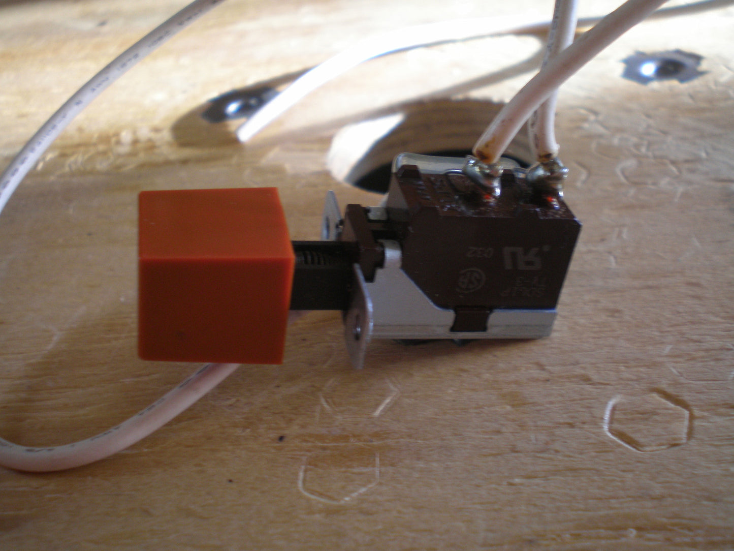 Tascam TSR 8 mains power switch and knob