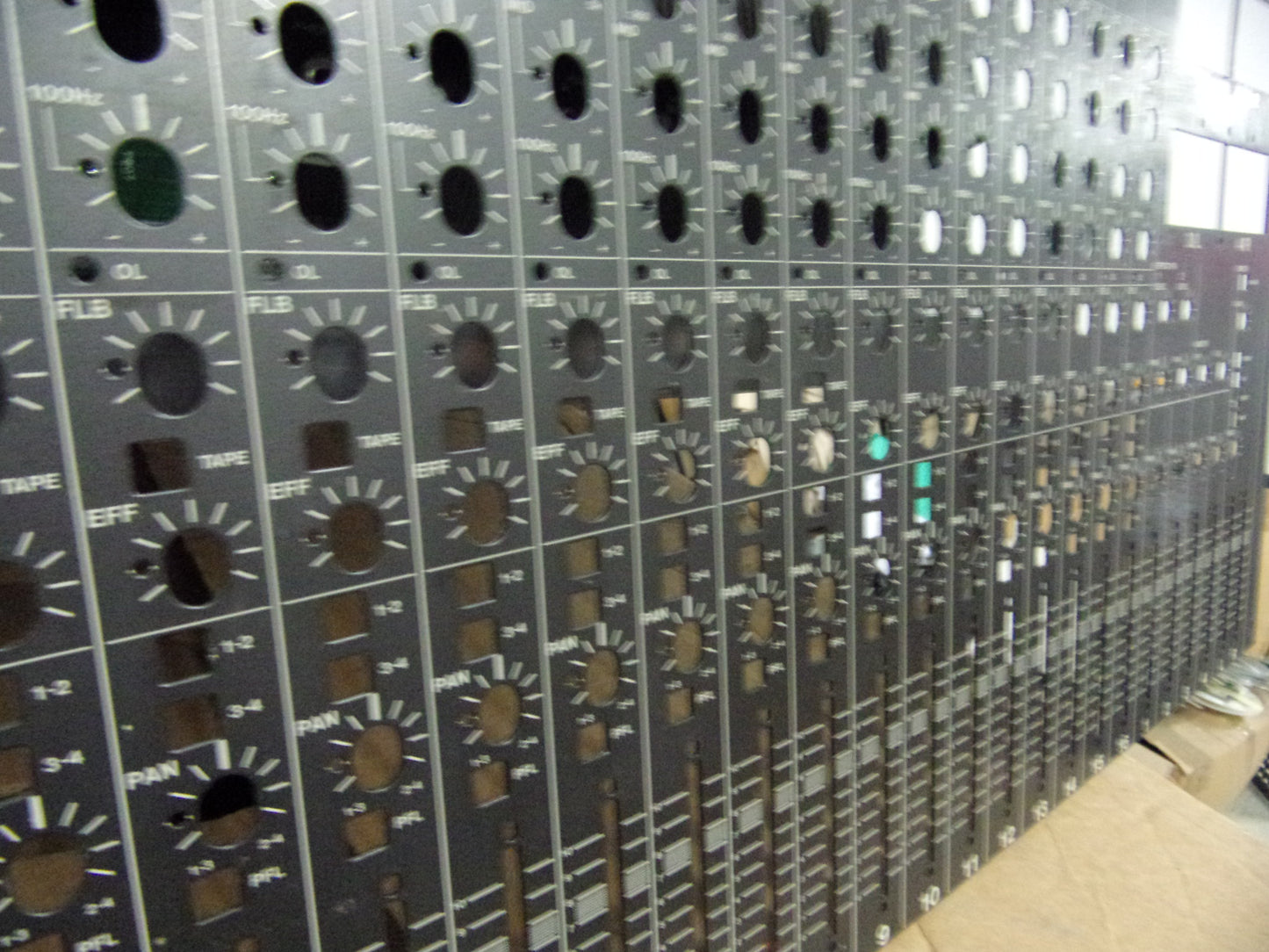 Tascam M-216 main top control panel