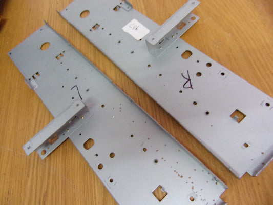 32-2 side panel left or right