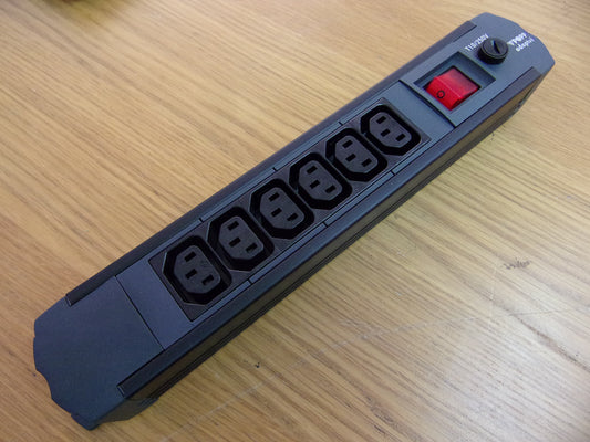 IEC distribution block 6 gang with switch