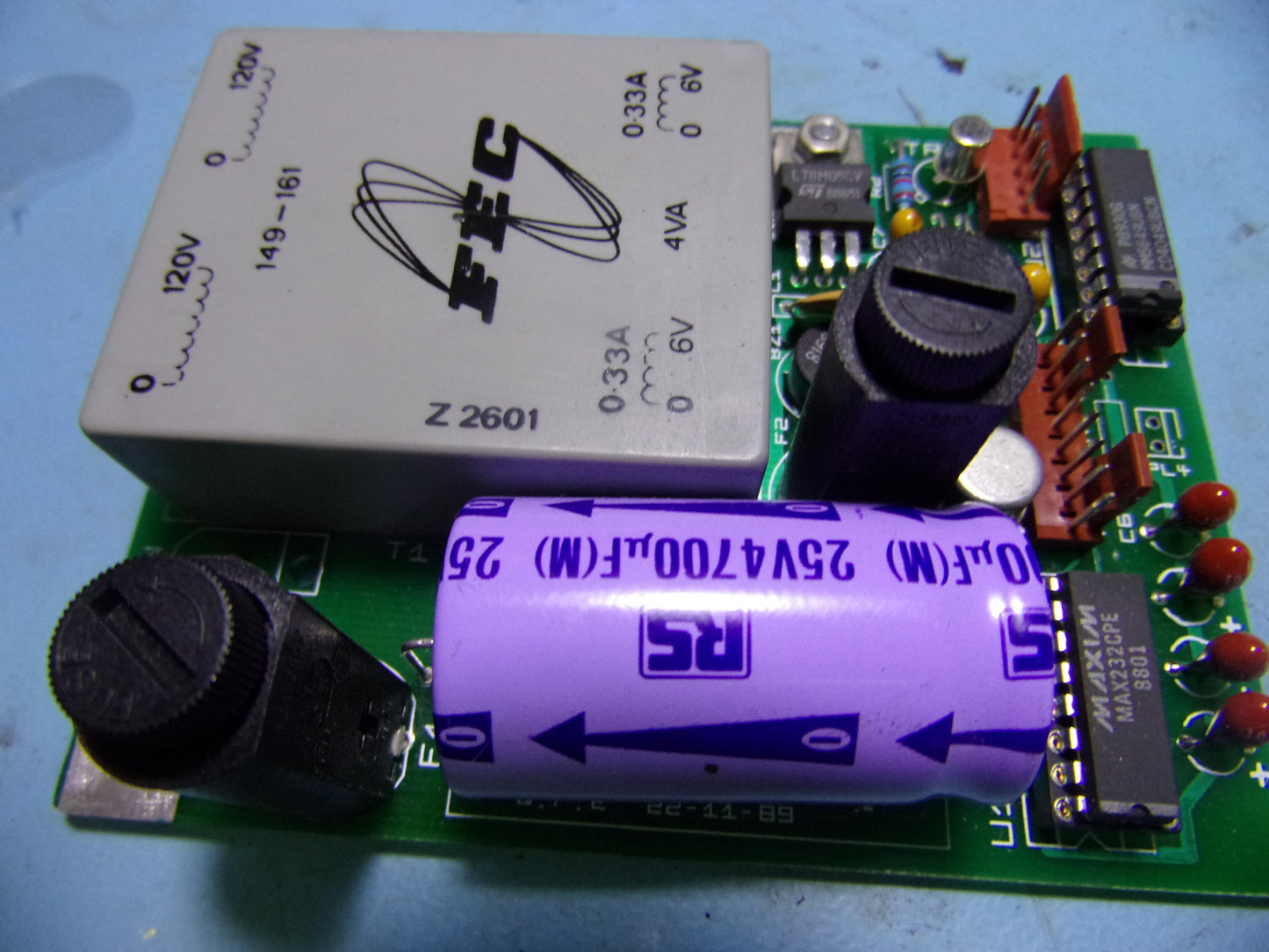 Small linear power supply no data