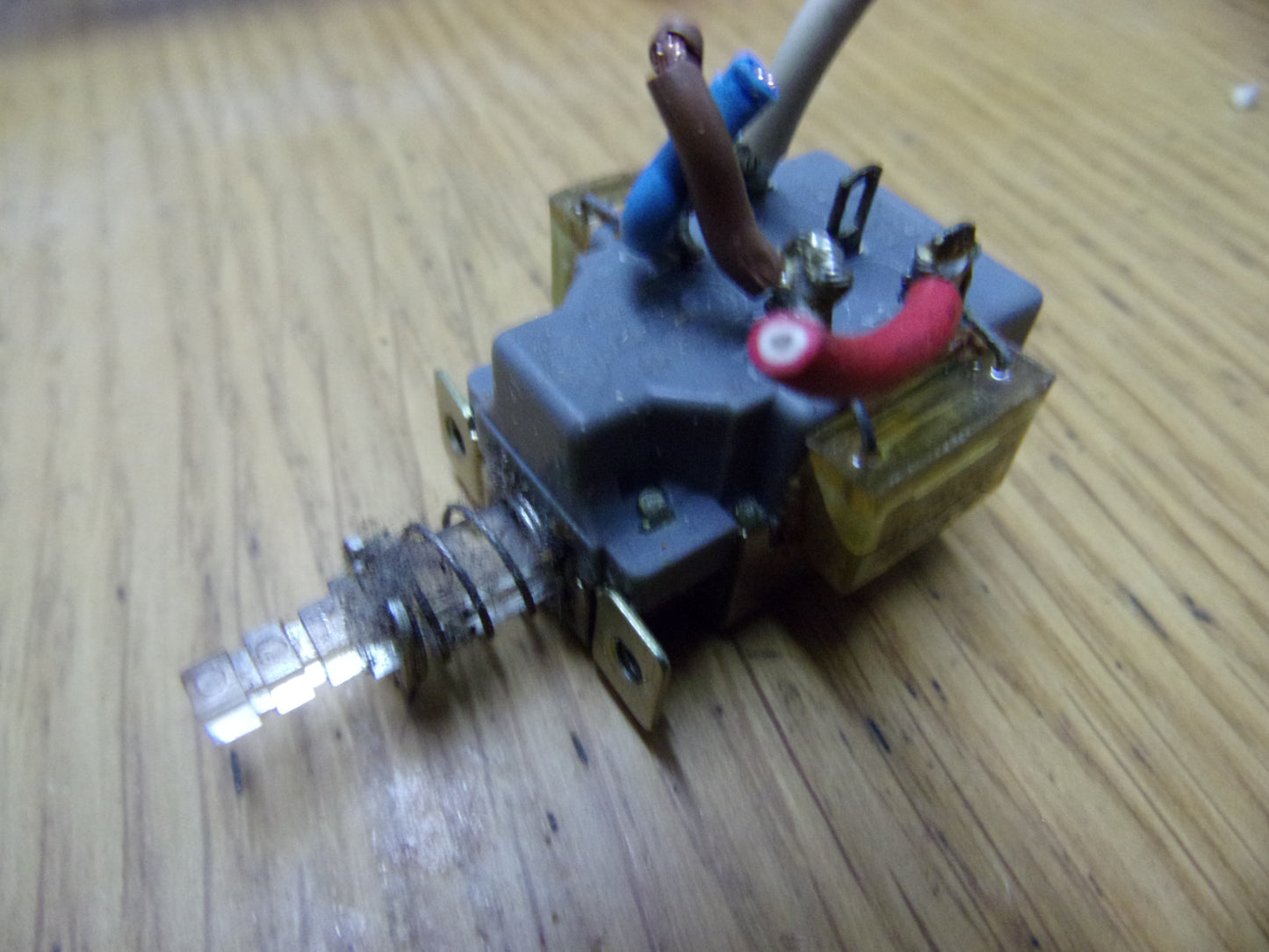 Tascam 144 portastudio power switch