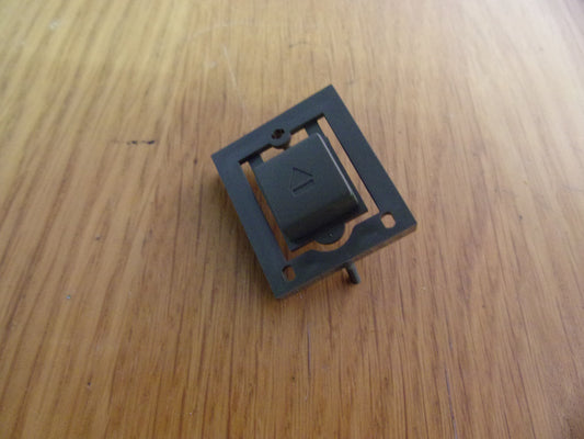 Tascam DA-38 single push button eject