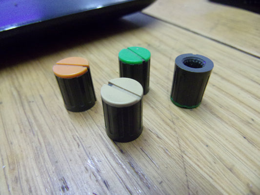 TASCAM SMALL KNOBS OR TOPS