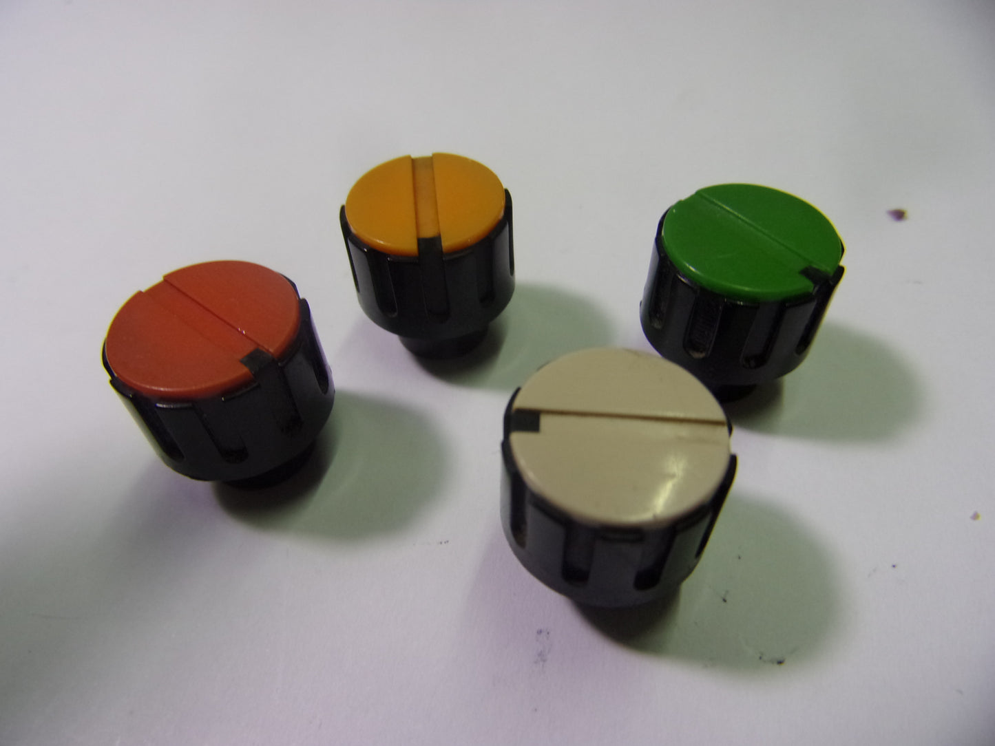 TASCAM Portastudio 144 Knob push button in different colours