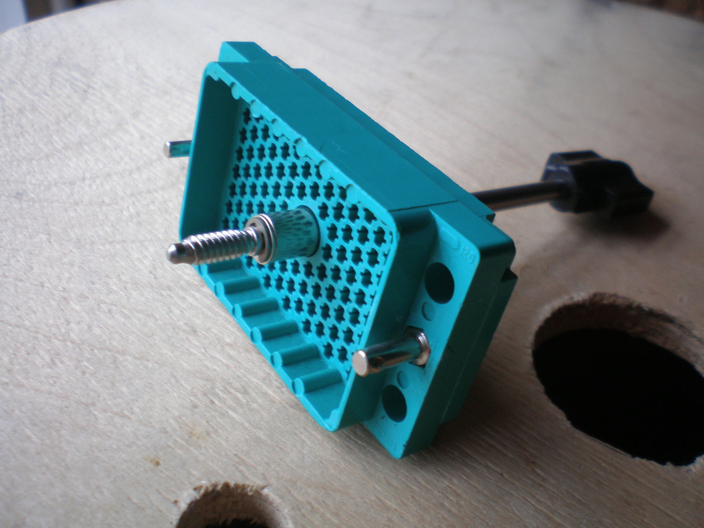 EDAC 120 way connector 516-120-000-101 with locking pin
