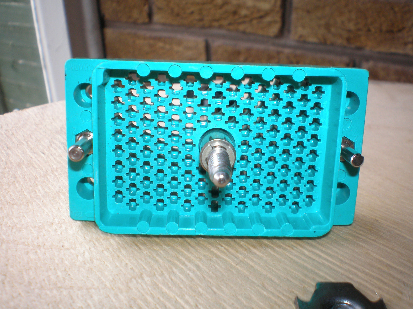 EDAC 120 way connector 516-120-000-101 with locking pin