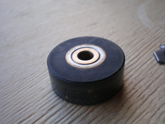 Fostex  Model 80 1/4 inch Pinch wheel for refurbishment 5mm  hole S450